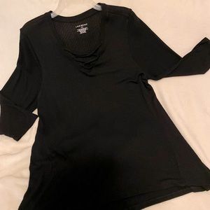 Ribbed tunic in Black. 3/4 sleeve